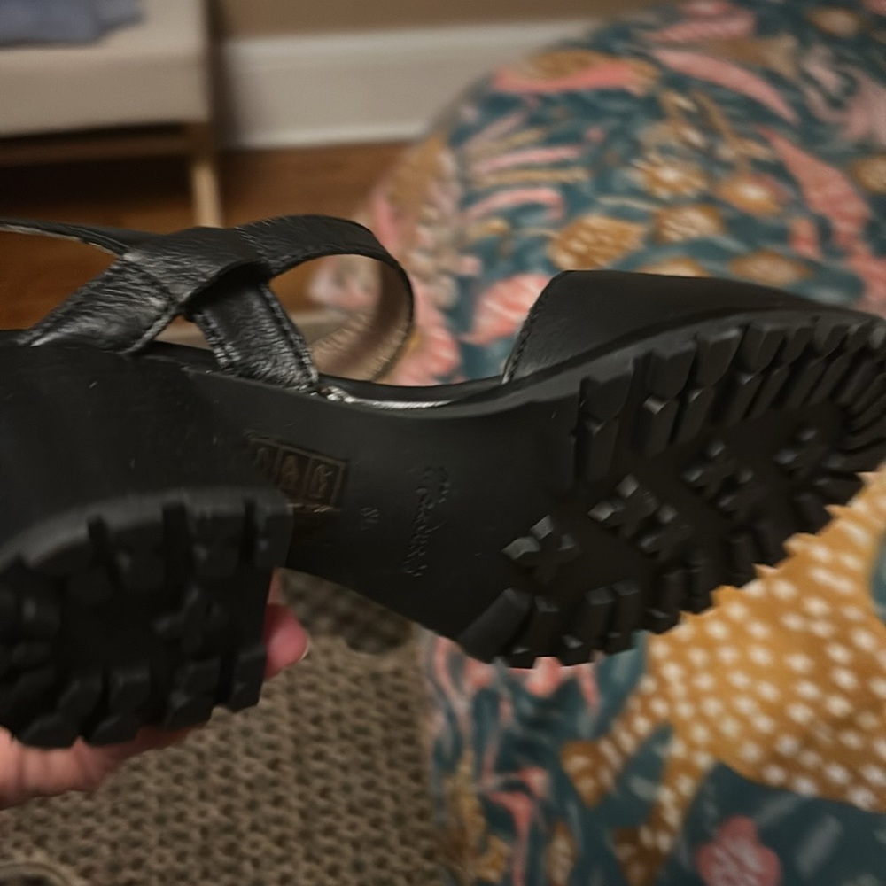 So cute worn once - Picture 4 of 4